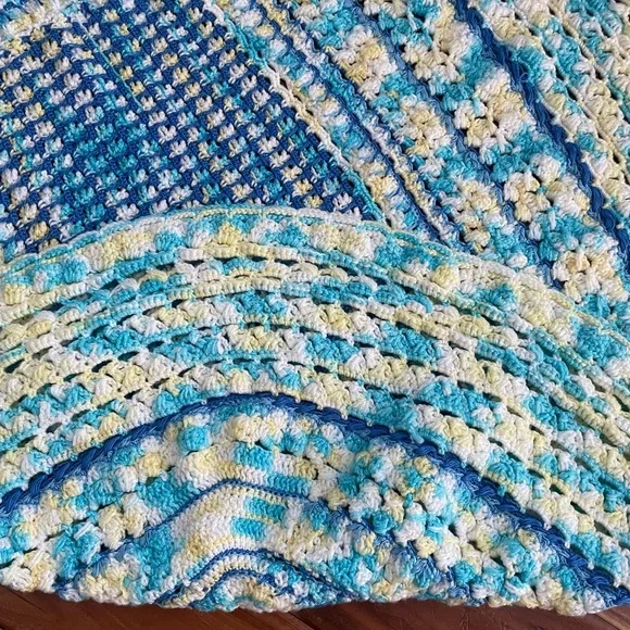 Crochet baby blanket/afghan